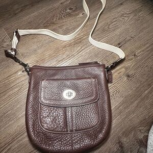 🤎Coach Brown with Tan Strap Pebbled Leather Crossbody
